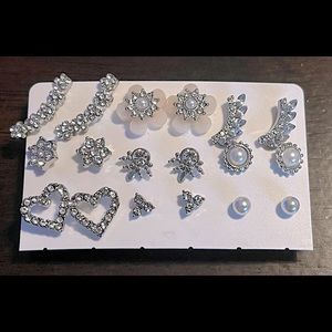 9 Pairs of Stud Earrings 💎